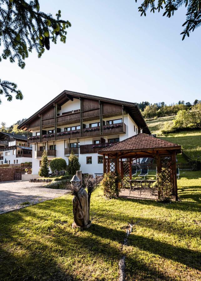 Raschoetzhof Funes  Bagian luar foto